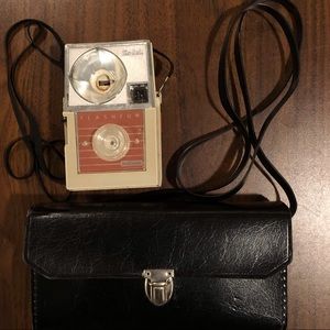 Vintage 1960s Kodak FlashFun Hawkeye Camera 💥Bonus Case & Film Inc.💥
